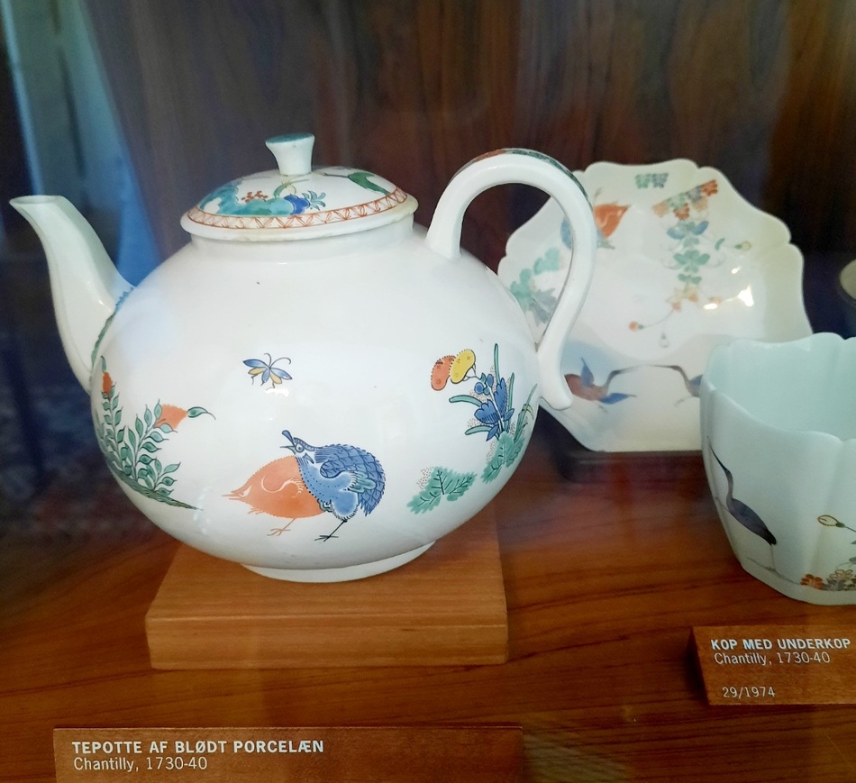 Teapot, teacup and saucer, soft paste porcelain, 1730-40  Chantilly