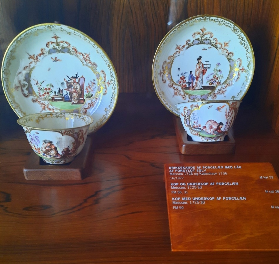 Tea cups and saucers, 1725-30, Meissen