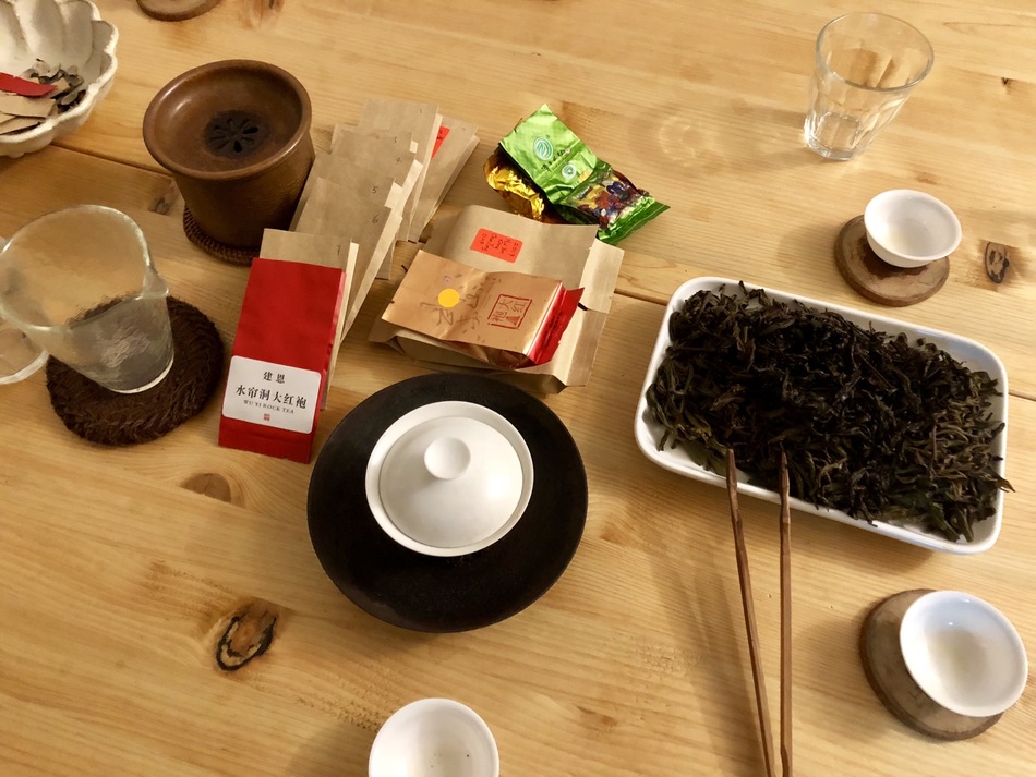 All tea were cupped using a simple white GaiWan approved for use in competitions held in China.