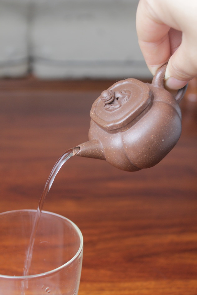 perfect pour of yixing teapots