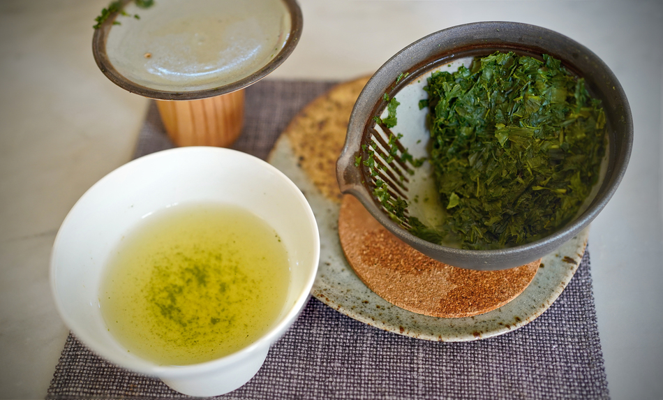 O-cha Tsuen Uji Gyokuro Yume no Ukihashi w Noritake_DSC1516_sm.jpg