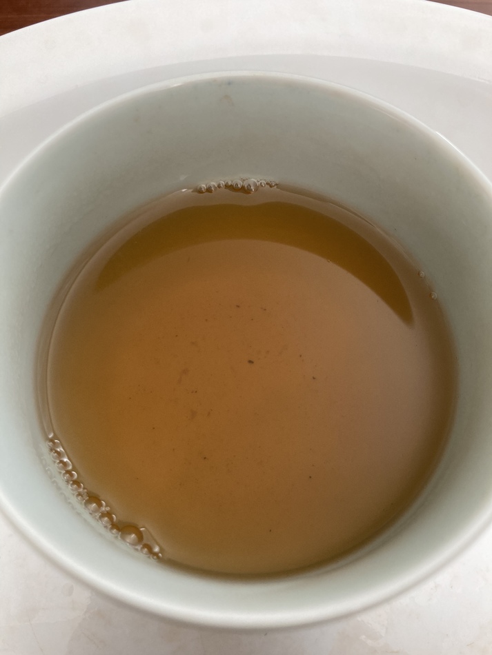 The color is much more yellow as this tea was left to wither for more than 24 hour before the kill green process (more oxidized than typical high mountain green Oolong)