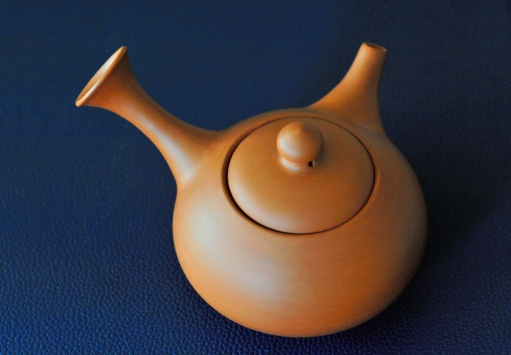 Kyusu Back_Watanabe Tozo 渡辺陶三.png